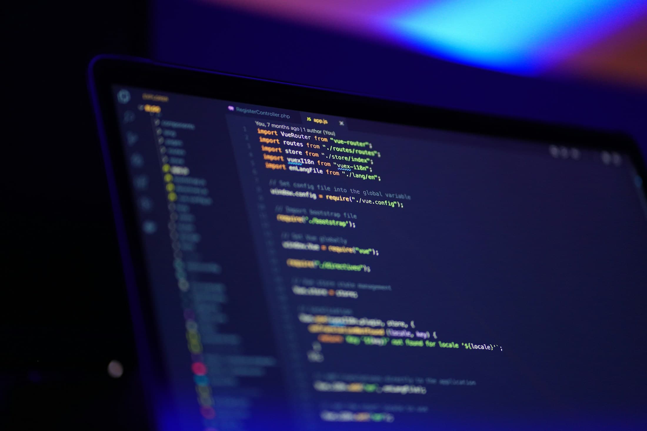 Detail eines Bildschirms mit Programmcode